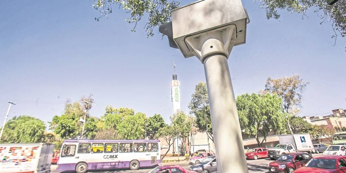 La Ciudad de México podría perder hasta 900 millones de pesos al año tras la eliminación de fotomultas