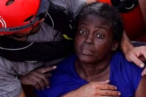 https://www.publimetro.com.mx/mx/bbc-mundo/2018/07/18/el-dramatico-rescate-de-una-inmigrante-que-fue-abandonada-a-su-suerte-en-el-mediterraneo.html
