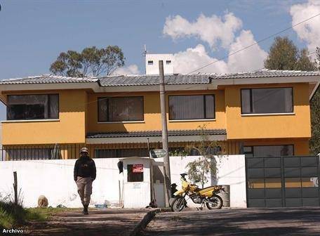 Rafael Correa traspasó su casa de Monteserrín a su hijo