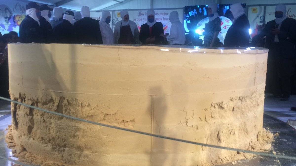 Rompen el récord del mazapán más grande del mundo
