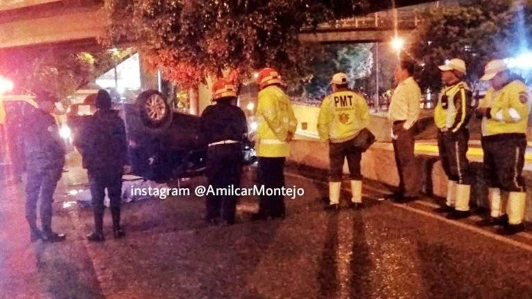 carro volcado en avenida Castellana