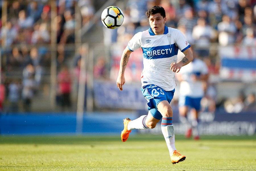 El delantero David Henríquez fue la carta juvenil de la UC en el primer semestre. Jugó 576 minutos y marcó un gol / Foto: Photosport