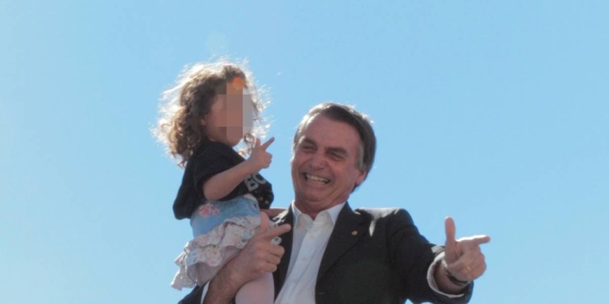 Resultado de imagem para bolsonaro e crianÃ§a arma