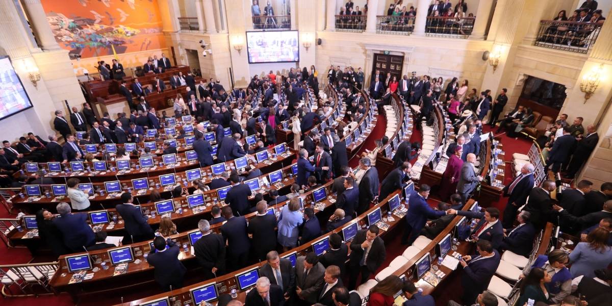 Ernesto Macías, elegido como nuevo presidente del Congreso
