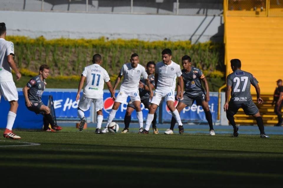 Ceballos, Careño y Lombardi, jugadores de Comunicaciones