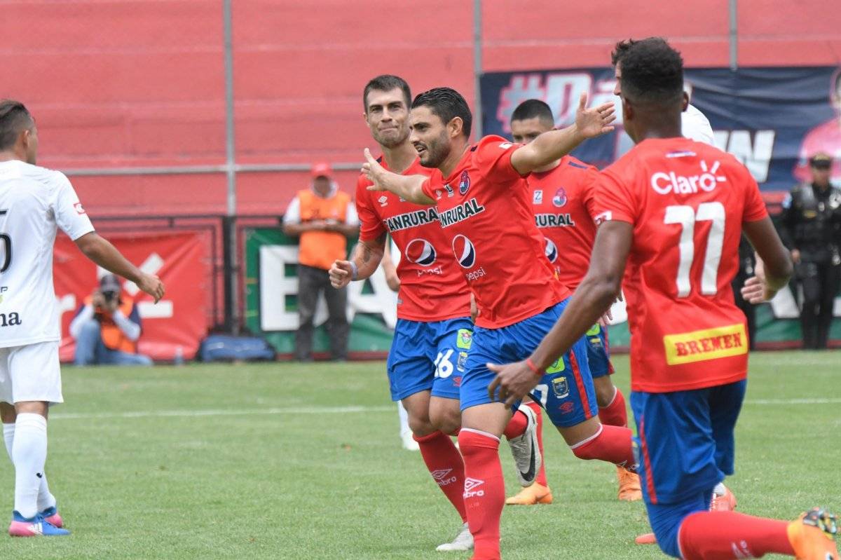 La celebración de Pedro Samayoa tras su tanto