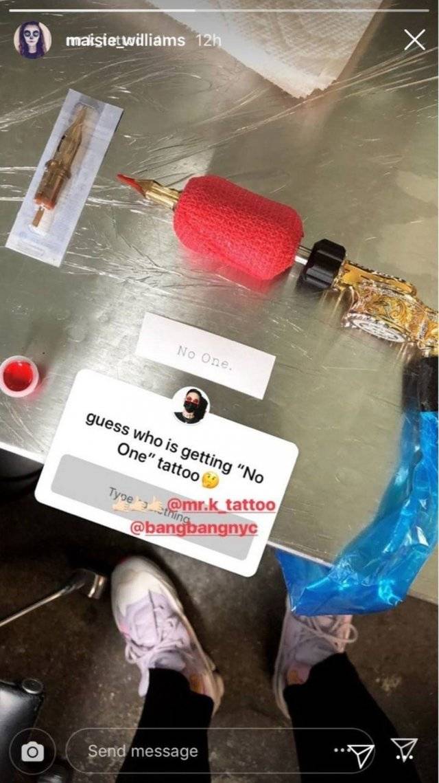 Maisie Williams tatuagem