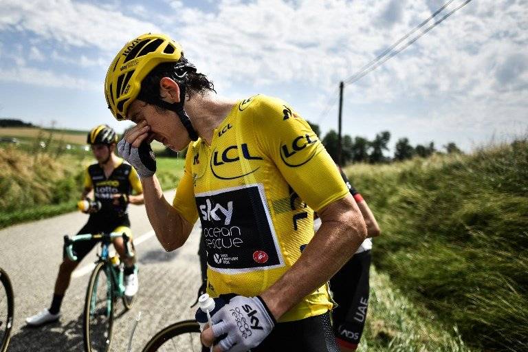 Geraint Thomas se vio afectado en sus ojos por el gas pimienta