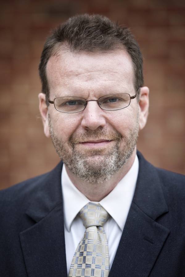 Robert Farley, profesor en la Escuela Patterson de Diplomacia y Comercio Internacional, en la Universidad of Kentucky.