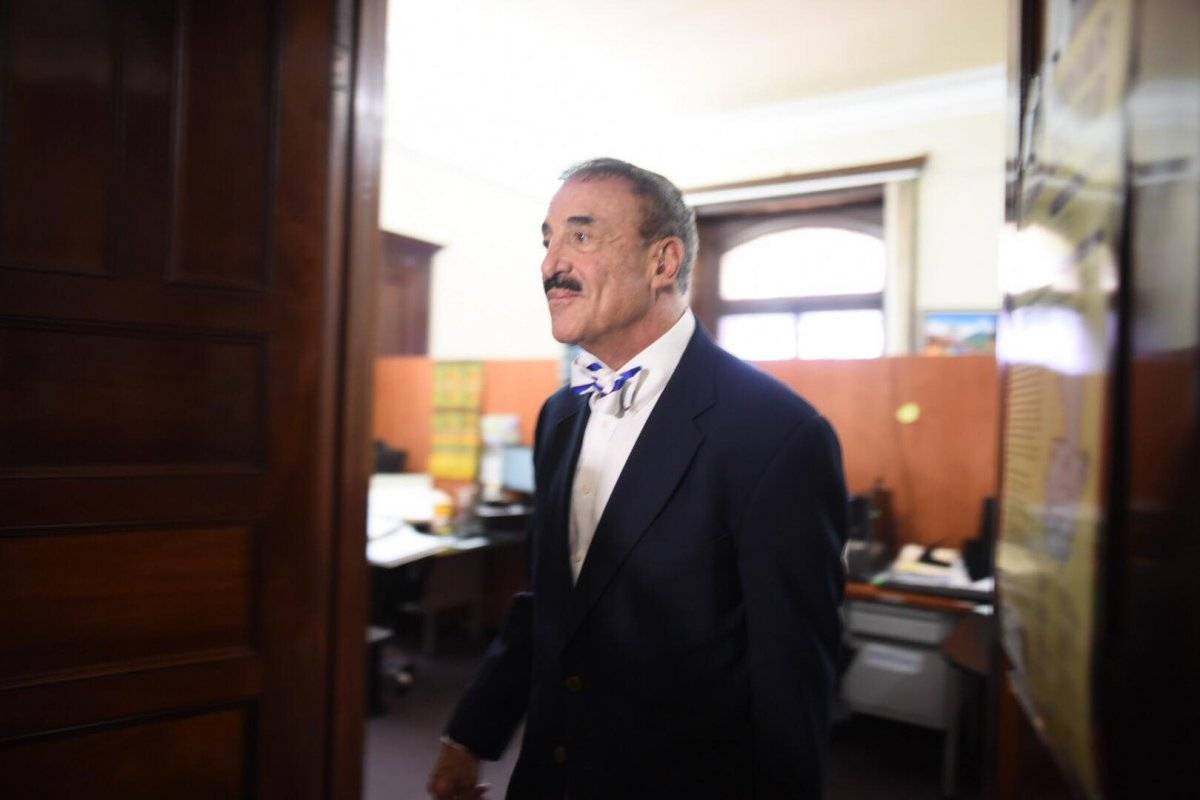 Diputado Fernando Linares Beltranena.