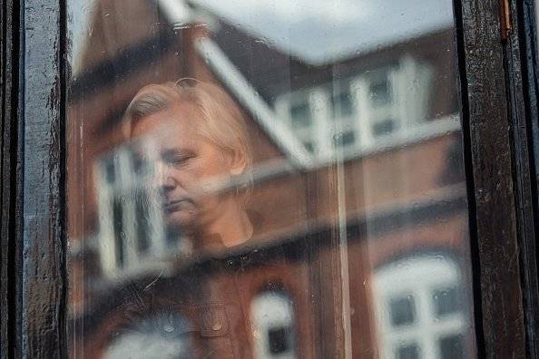 Julian Assange en la embajada de Ecuador en Londres