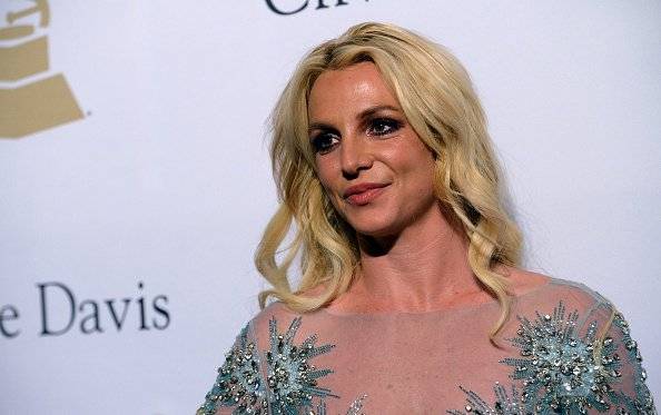 Britney Spears baila "Chantaje" al ritmo de Shakira y ella la comenta