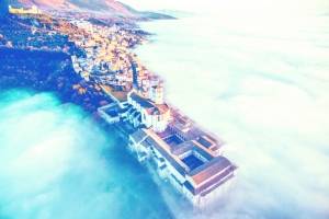 ‘Asís sobre las nubes”