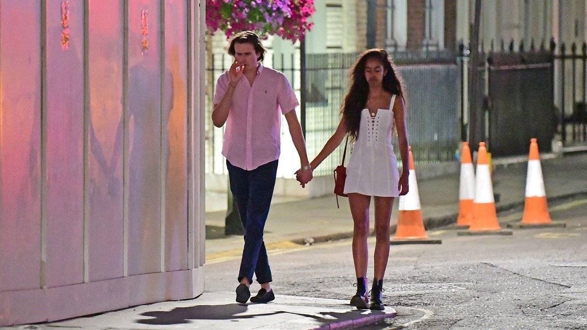 La cita romántica de Malia obama con su look sexy en Londres
