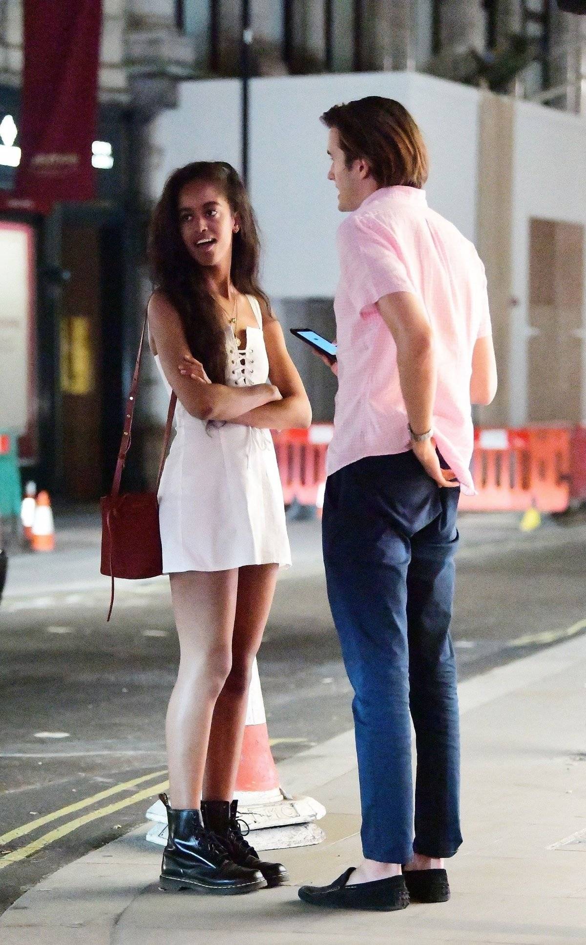 La cita romántica de Malia obama con su look sexy en Londres