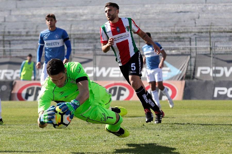 Dituro dijo que los jugadores de la UC siguieron al pie de la letra el plan de Beñat ante Palestino / Foto: Photosport