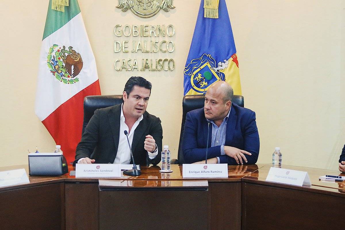 Dan primeros pasos en proceso de entrega-recepción de Jalisco