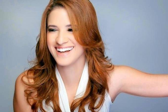 Nathalie Hazim canta hoy en Studio Theater de Acrópolis
