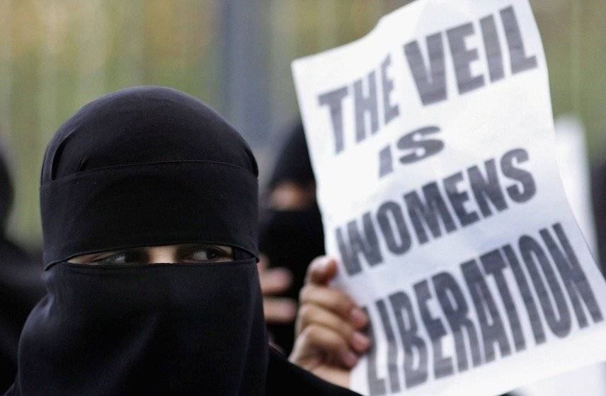 Prohibiciones a burqa y niqab