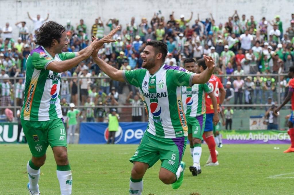 Gol de José Pinto contra Municipal