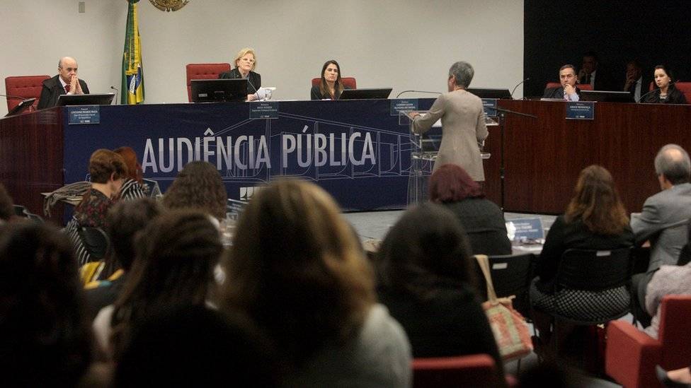 102850346bancoimagemfotoaudienciaap385749-c4587bc9e43be27a39620b1b4adf8605.jpg