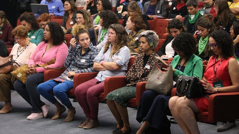 102852228bancoimagemfotoaudienciaap385856-ced107faf4902b024c0231446cbd4788.jpg