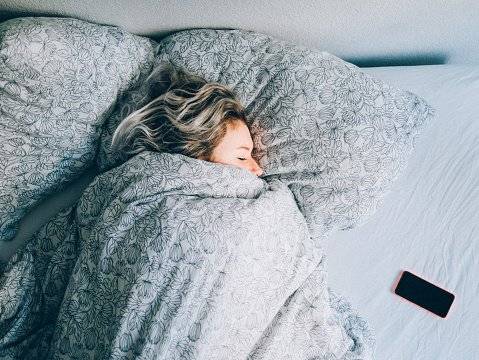 mujer durmiendo