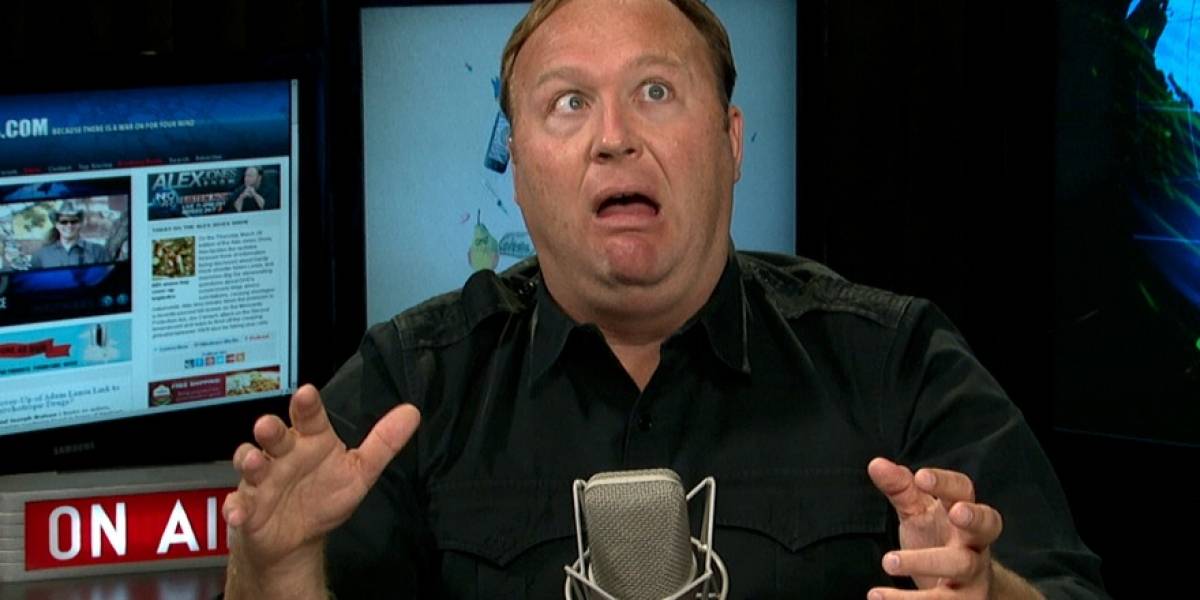 InfoWars aún sigue vivo en forma de aplicación en todos lados