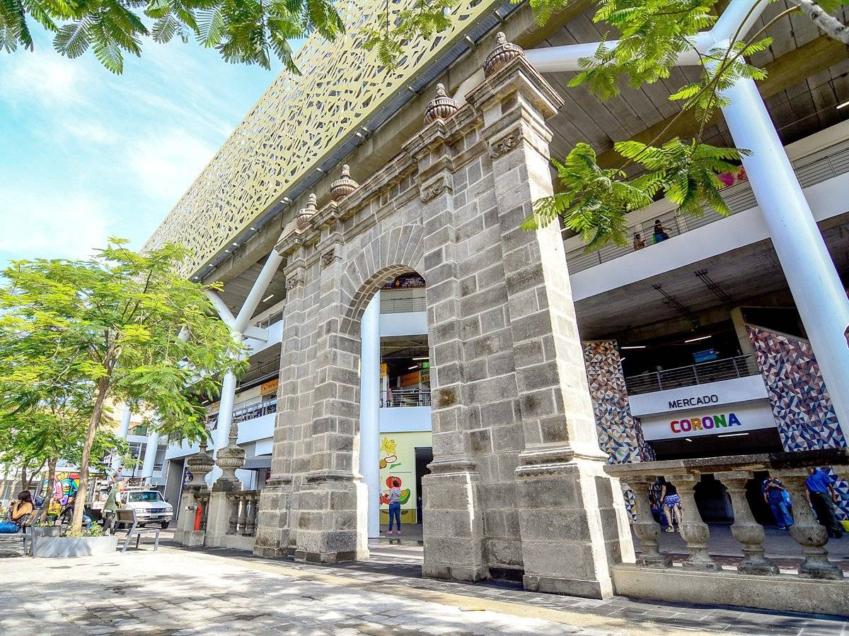 Regresa el arco al Mercado Corona, un símbolo distintivo