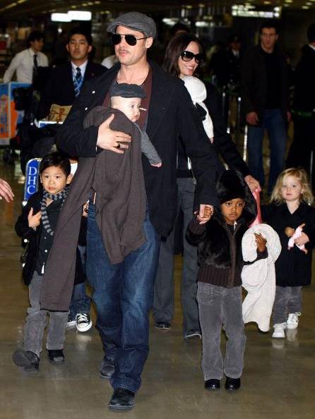 Brad Pitt e Angelina Jolie e filhos