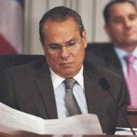 Cuestionan salario de más de 12 mil dólares para asesor de Conny Varela