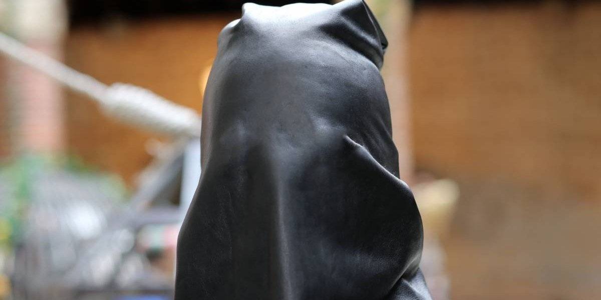 Tres pedófilos fueron fusilados y colgados ante una multitud como