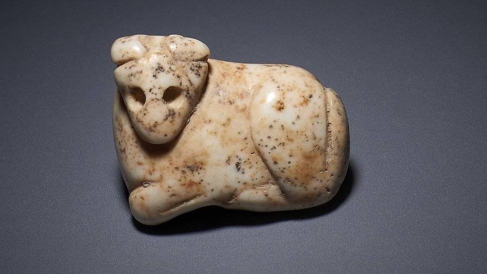 102898307jemdetnasrbullamulet-4e83e349b8733f5f42bd4332ea459959.jpg
