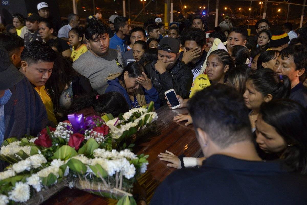 Los cuerpos de los hinchas de BSC llegaron a Guayaquil la medianoche del 13 de agosto