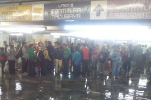 Lluvia causa caos en el oriente de la CDMX