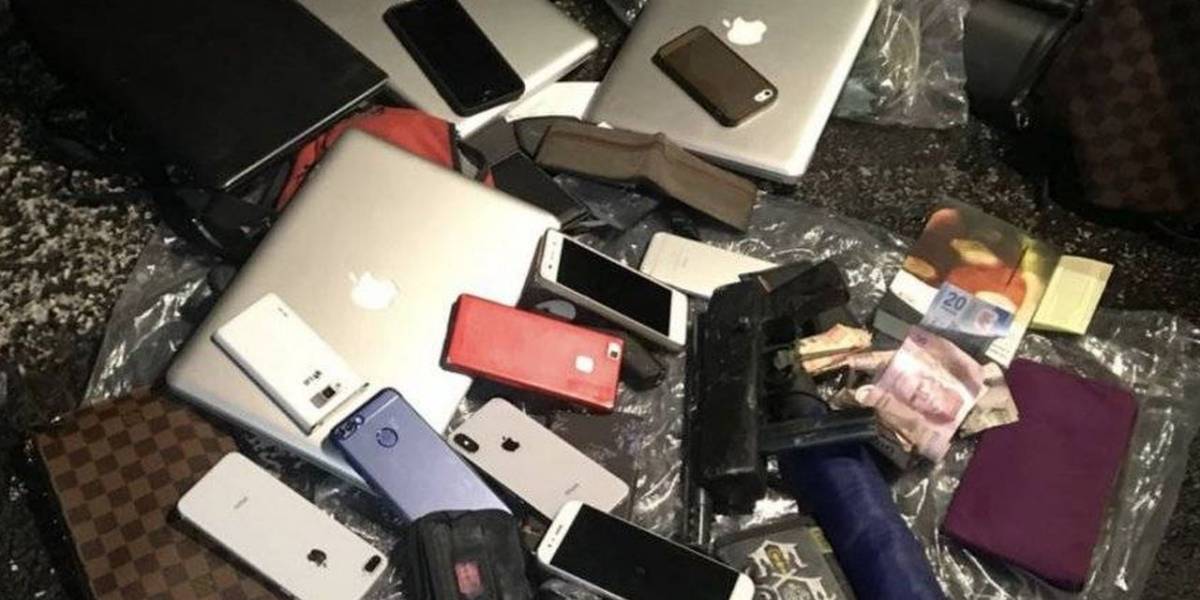 México: Detienen a banda que asaltó un Starbucks; llevaban iPhones, computadoras Mac y más