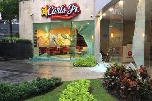 https://www.publimetro.com.mx/mx/noticias/2018/08/16/canadiense-ejecutado-plaza.html