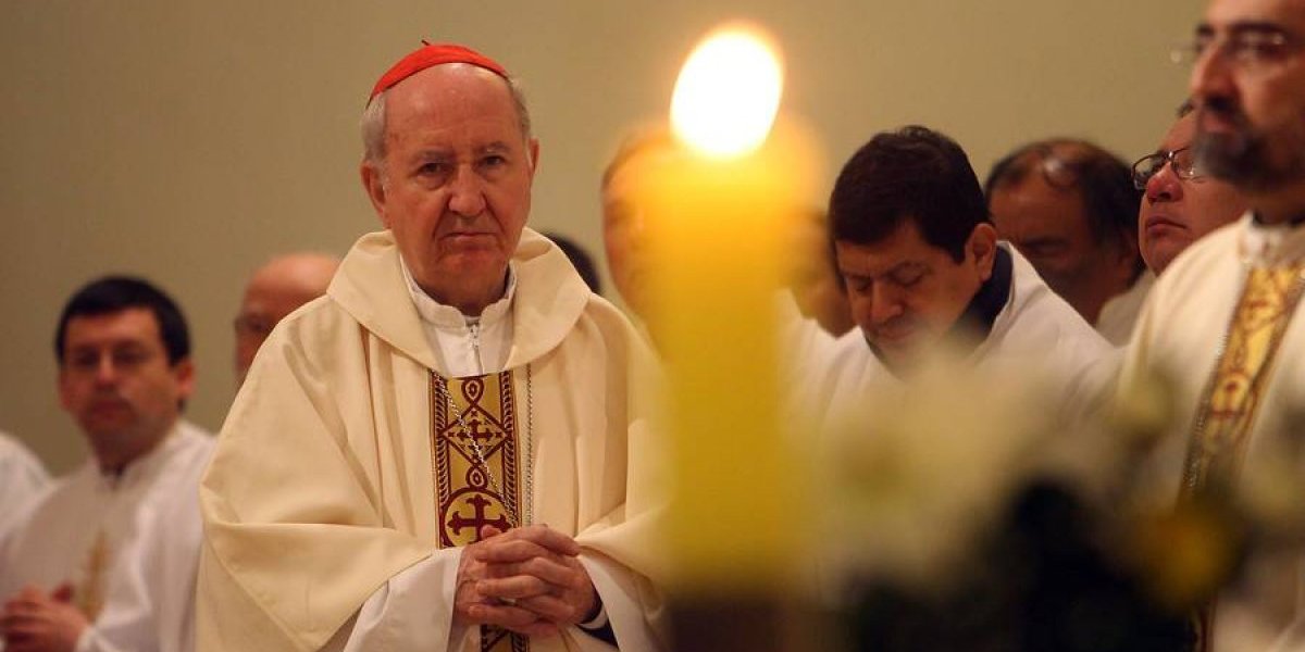 Papa Francisco habría expulsado a cardenal Errázuriz de su consejo personal