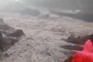 https://www.publinews.gt/gt/noticias/2018/08/17/vehiculo-arrastrado-lahar-volcan-fuego.html
