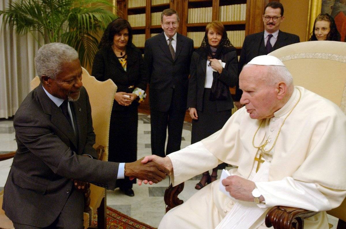 Kofi Annan y Juan Pablo II
