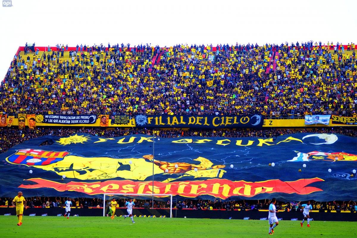 Barcelona vs Católica