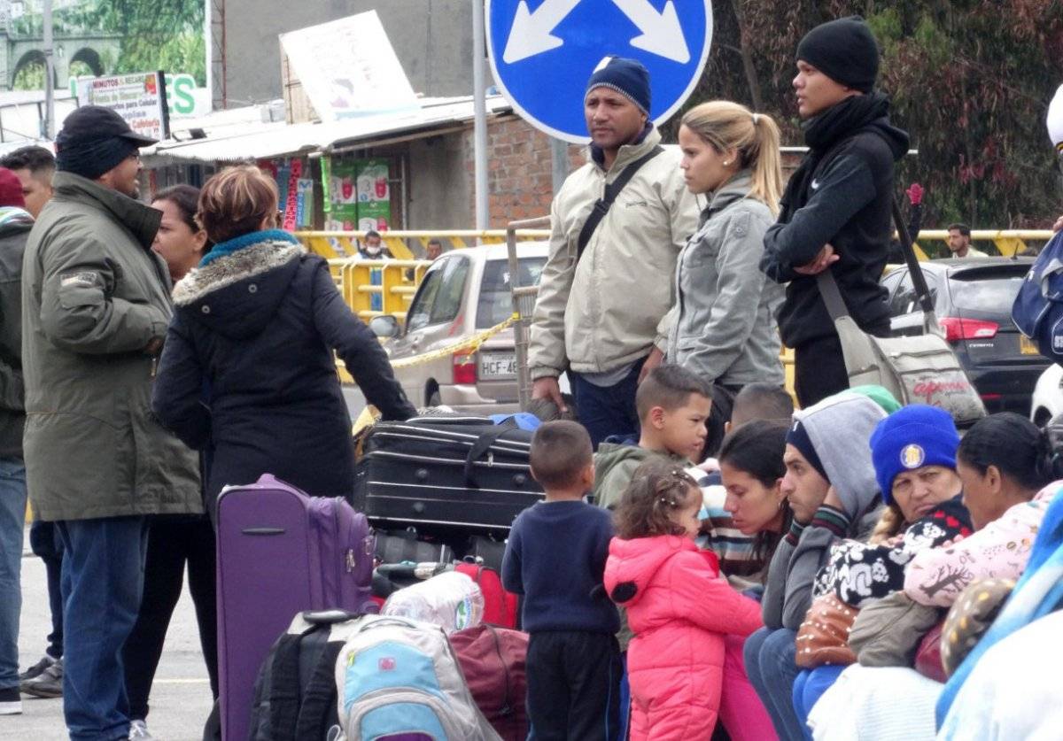 Ecuador elimina exigencia de pasaporte para niños y adolescentes venezolanos
