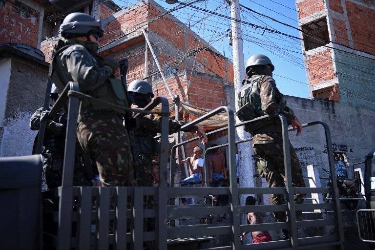 Militares brasileños
