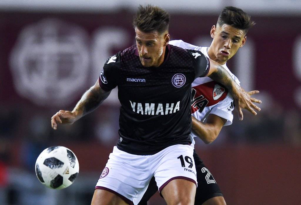 El argentino Germán Denis puede transformarse en refuerzo del Universitario de Nicolás Córdova / Foto: Getty Images