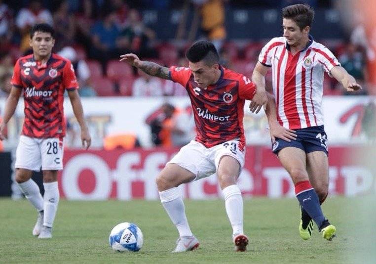 Bryan Carrasco es uno de los chilenos del Veracruz de Juvenal Olmos. El otro es su ex compañero en Audax Joe Abrigo / Foto: Facebook Tiburones Rojos Veracruz
