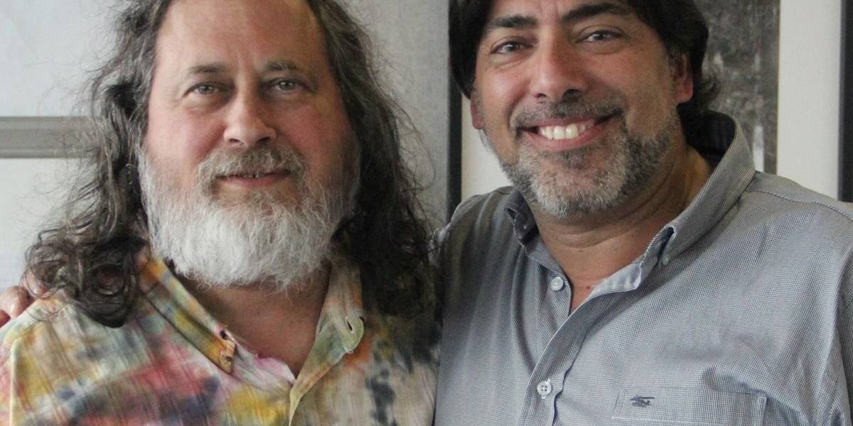 Recoleta planea usar software libre: alcalde se reúne con Richard Stallman