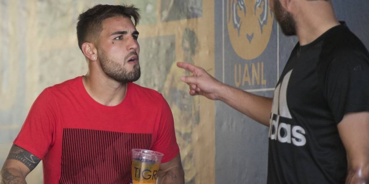 Ex jugador de Tigres PRESUME sueldo a policias