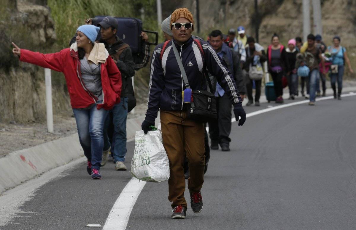 Muchos de los que conforman la nueva oleada de migrantes, se están moviendo a pie, en una odisea que dura días e incluso semanas y en condiciones precarias.