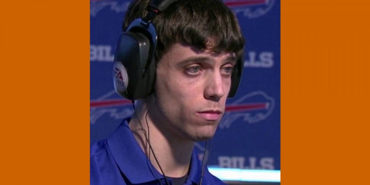 ¿Quién era el hombre que disparó en un torneo de videojuegos en Jacksonville y mató a dos personas?