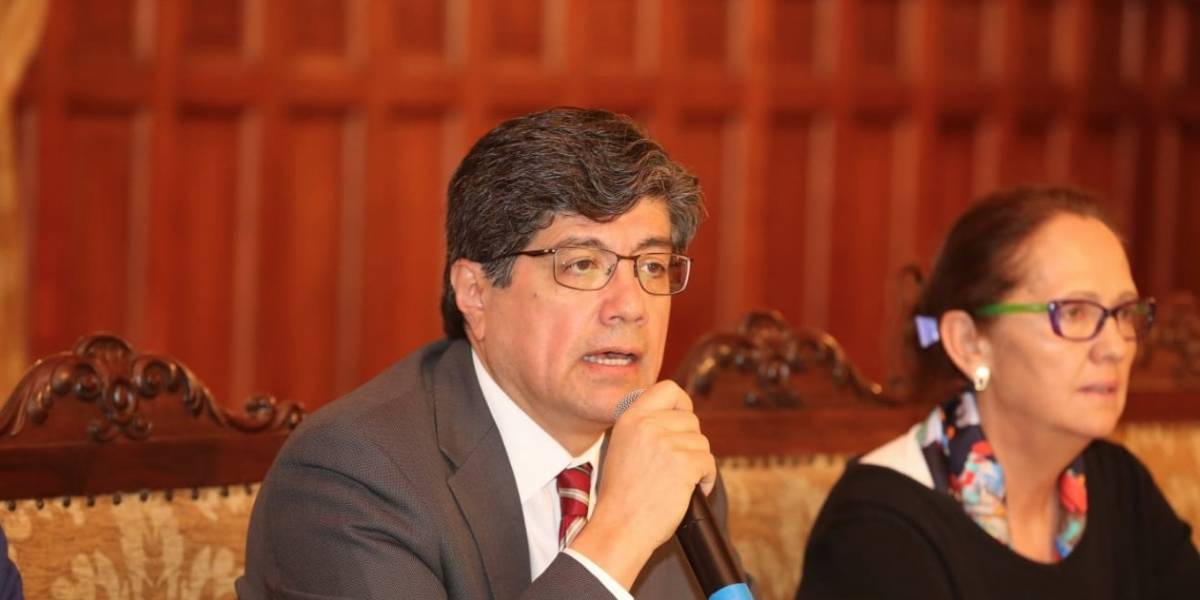 Ecuador extiende estado emergencia por flujo venezolanos